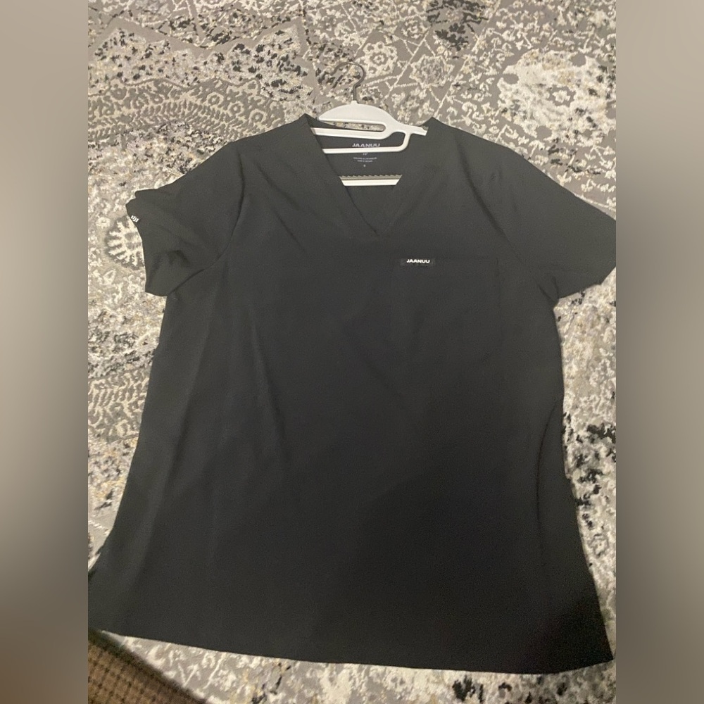Jaanuu Ultra Lite Scrub Top